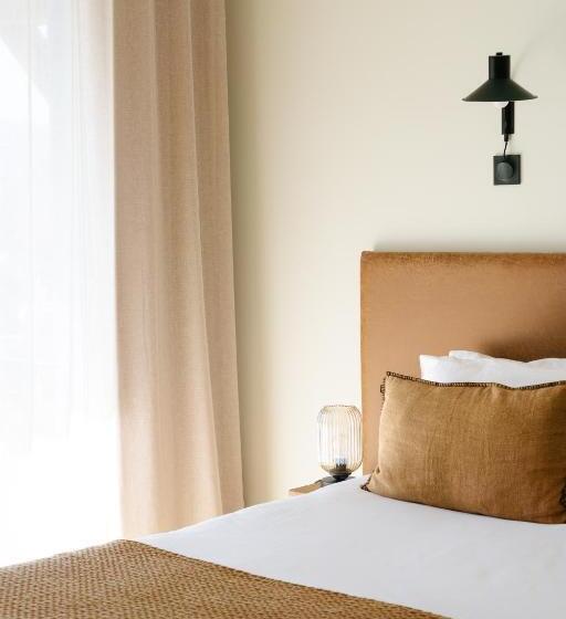 Номер Deluxe Вид на Озеро, Hôtel Le Mouton Bleu