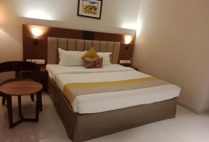 Номер Deluxe, Jk Park Residency Perambra