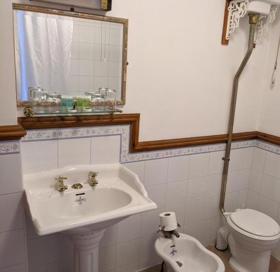 Семейный Номер, The Londesborough Arms Bar With En Suite Rooms