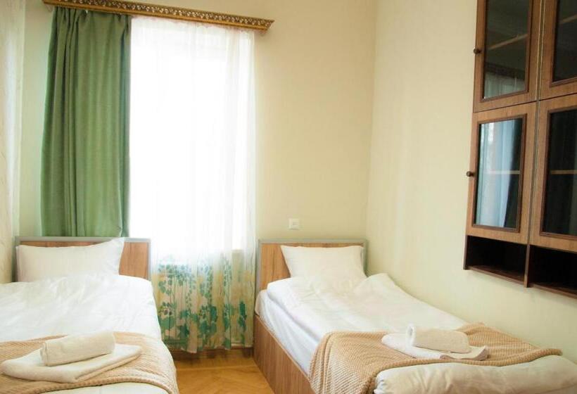 Номер Стандарт, Azhdahak B&b In Geghashen , Abovyan