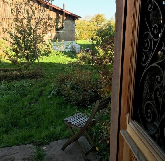 Номер Стандарт Вид на Сад, Le Nid De Cigognes