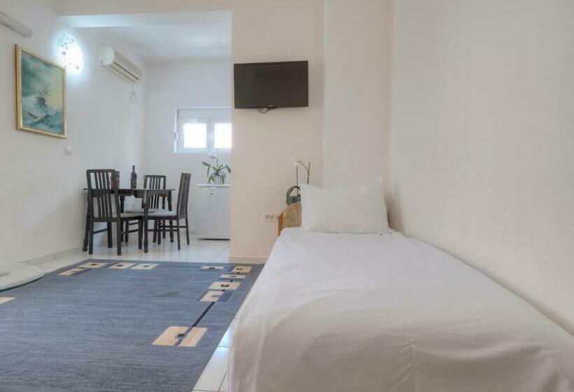 آپارتمان 1 خوابه با تراس, Mediterranean Guest House Balkan