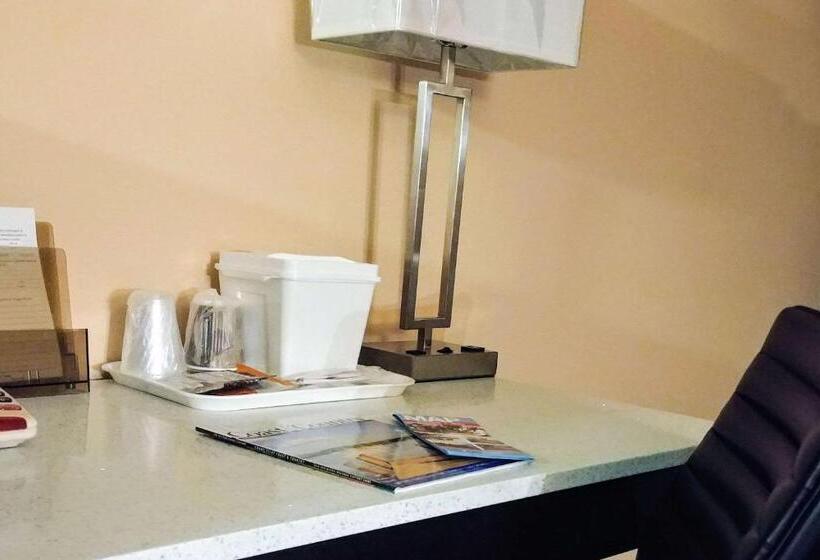 Номер Стандарт 2 Двуспальные Кровати, Econo Lodge Milldale  Southington