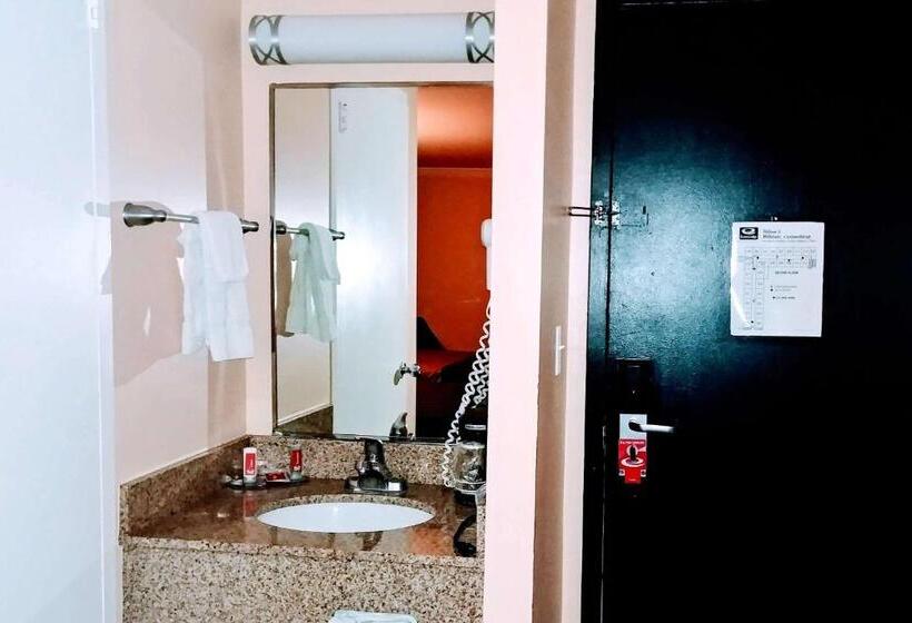 Номер Стандарт 2 Двуспальные Кровати, Econo Lodge Milldale  Southington