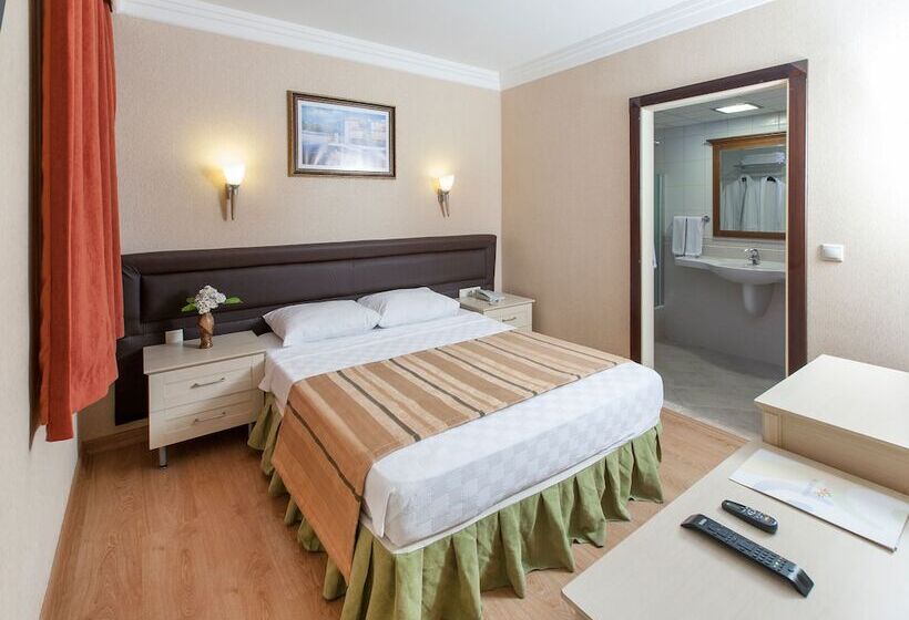 سوییت جونیور, Julian Forest Suites