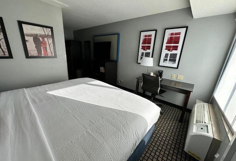 Люкс Deluxe Кровать Кинг, Americinn By Wyndham Reedsburg