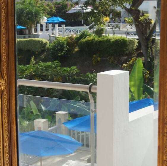سوییت با چشم‌انداز باغ, Bacolet Beach Club