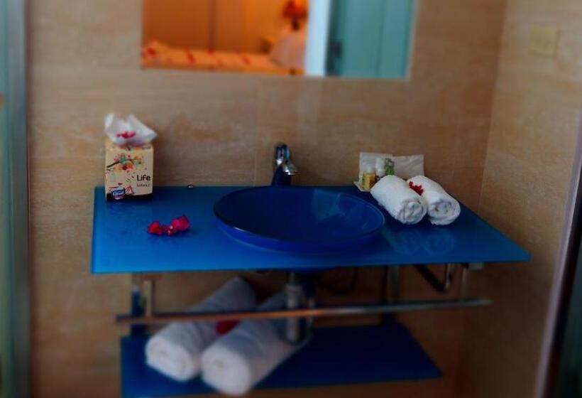 سوییت با چشم‌انداز باغ, Bacolet Beach Club