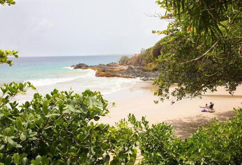 سوییت با چشم‌انداز باغ, Bacolet Beach Club