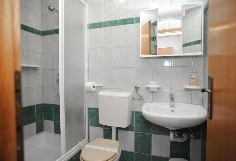 발코니가 있는 바다전망 스탠다드 스튜디오, Apartmani Vila Caska
