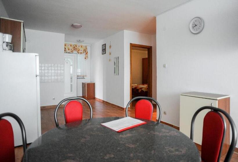 شقة غرفتين, Apartmani Vila Caska