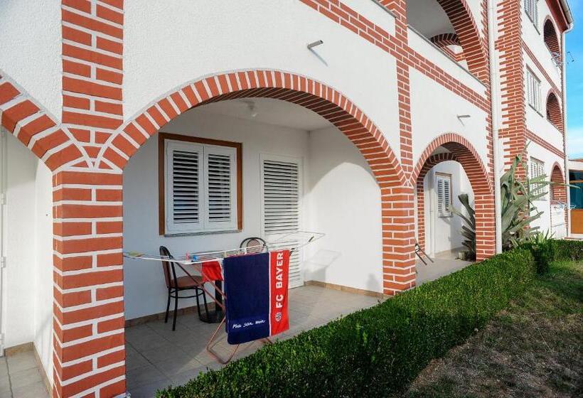 스탠다드 스튜디오 (테라스구비), Apartmani Vila Caska