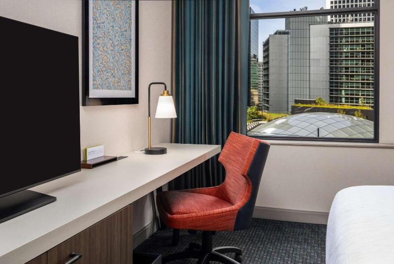 Standard Szoba King Size Bed, Hilton Garden Inn Chicago Central Loop