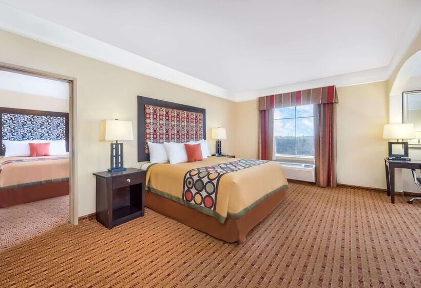 Номер Стандарт, Super 8 By Wyndham Hidalgo At La Plaza Mall & Mcallen Airport