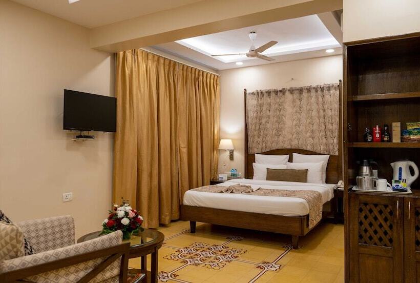 高级大房间, The Crown Goa