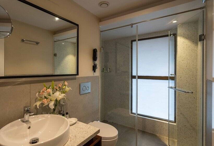 高级客房, The Crown Goa