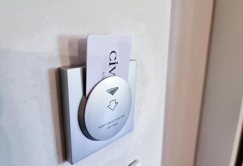 Номер Deluxe, Civico 33