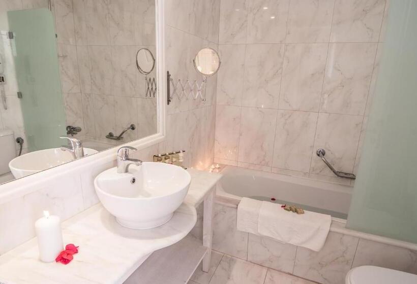 اتاق استاندارد با چشم‌انداز باغ, Gerakas Belvedere Hotel & Luxury Suites