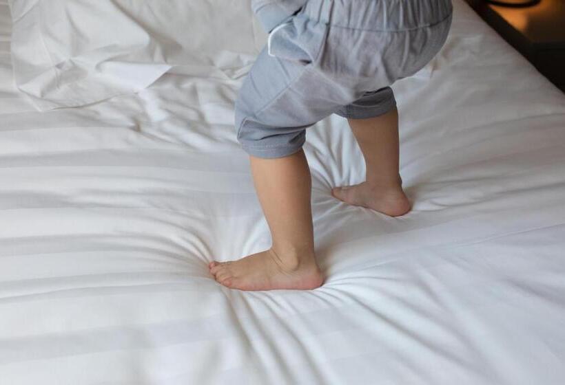 اتاق کلاسیک سه تخته, G Hotel Ancona