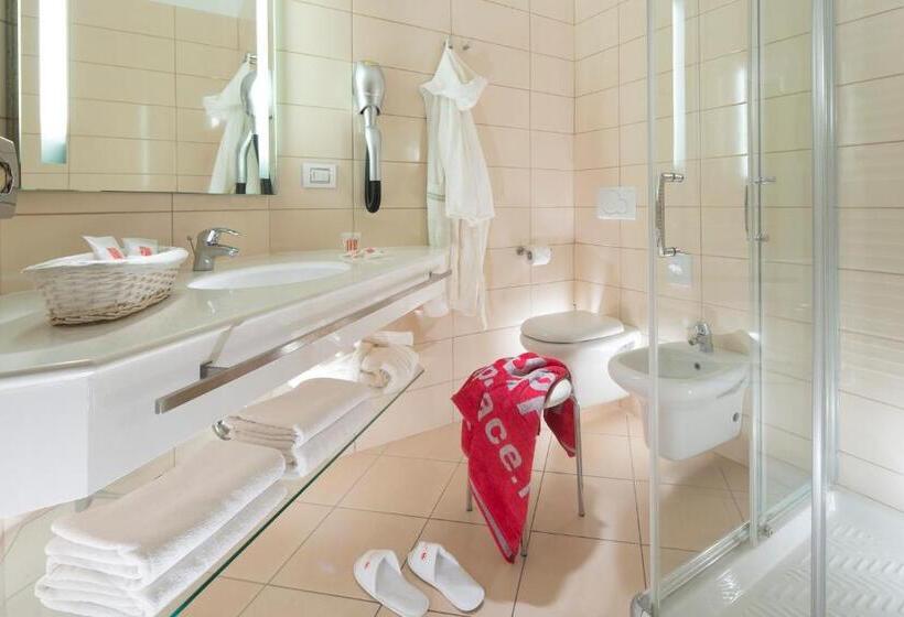 اتاق استاندارد با چشم‌انداز دریا, Terminal Palace & Spa