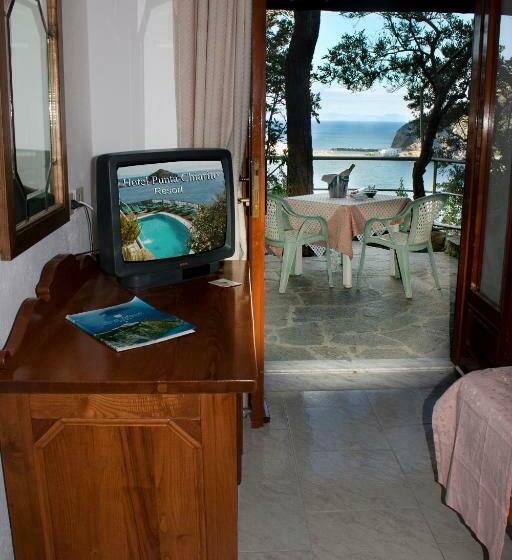 Номер Superior Вид на Море, Punta Chiarito Resort