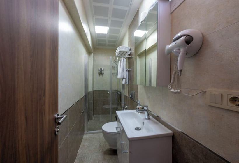 اتاق خانوادگی, Comfort Suites