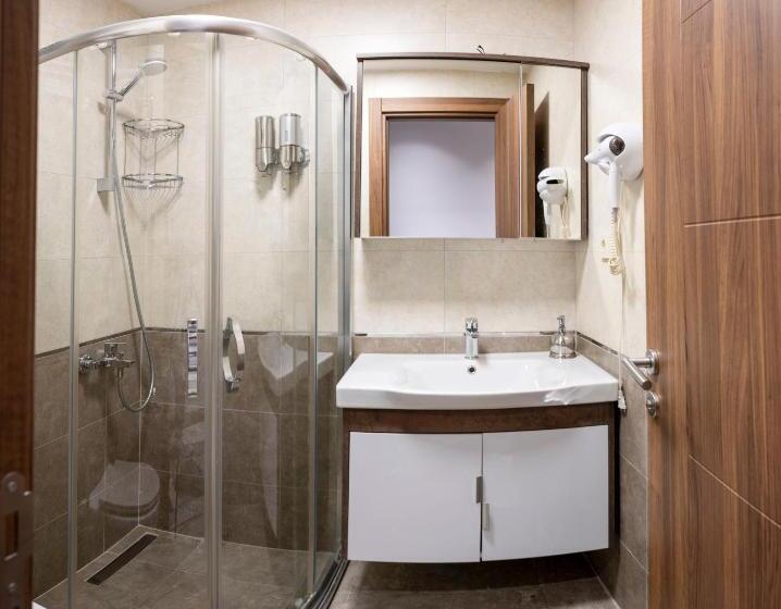 اتاق سوپریور چهار تخته, Comfort Suites