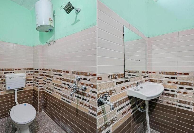 Трехместный Номер Классика, Spot On 80511 The Dwivedi Inn