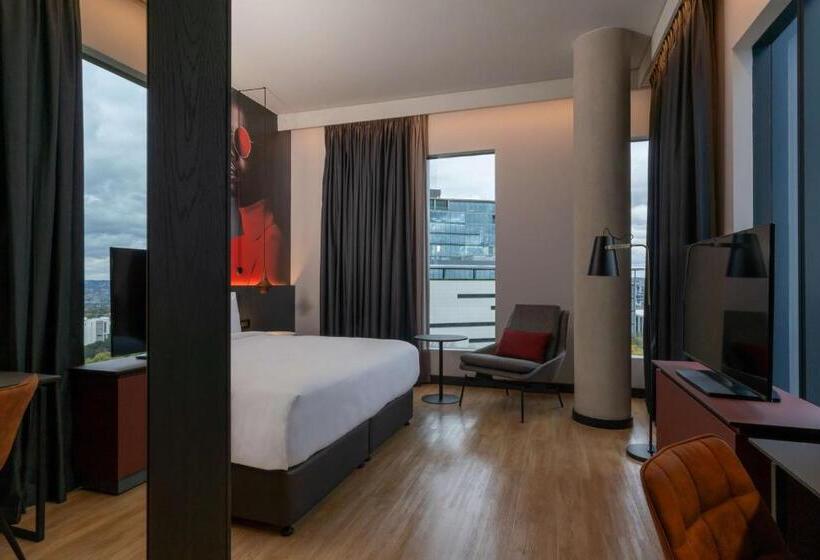 주니어 스위트, Radisson Red Hotel Johannesburg Rosebank