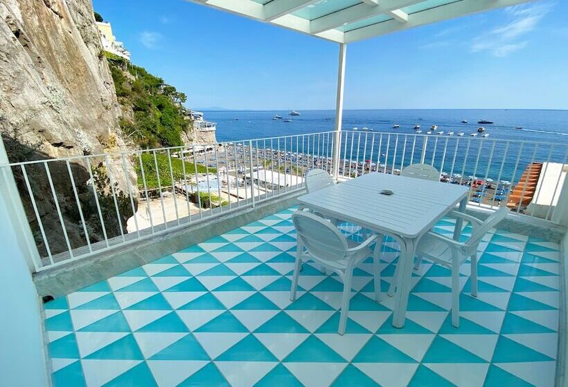 Люкс Кровать Кинг, La Caravella Di Positano   Relais & Beach