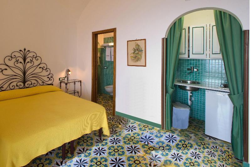 Номер Стандарт Трехместный, La Caravella Di Positano   Relais & Beach