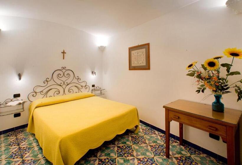 Апартаменты 3 Спальни, La Caravella Di Positano   Relais & Beach