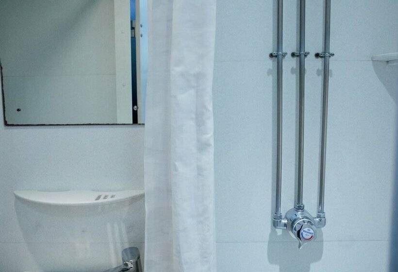 Кровать в Общей Комнате, Clink78 Hostel