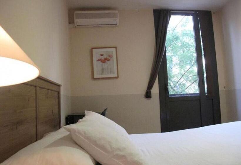 Номер Стандарт, Hostal Lk Barcelona