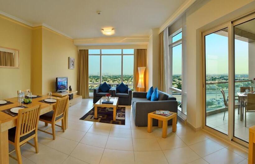 Люкс Премиум, Oaks Liwa Heights Hotel Suites