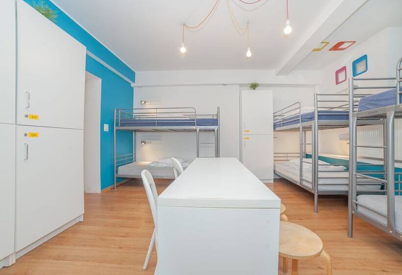 Кровать в Общей Комнате, Tatamka Hostel