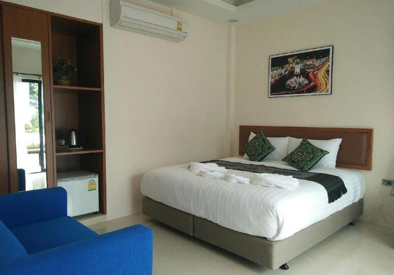 Кровать в Многоместном Номере с Общей Ванной, Tatamka Hostel