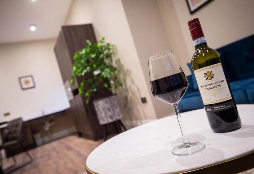Апартаменты 2 Спальни, The Gresham Apart