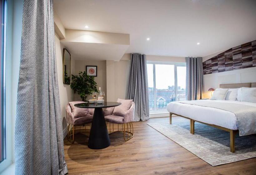Апартаменты 1 Спальня с Террасой, The Gresham Apart