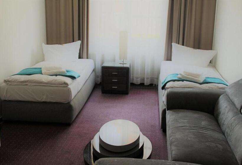 Семейный Номер, Check Inn Hotel Merseburg