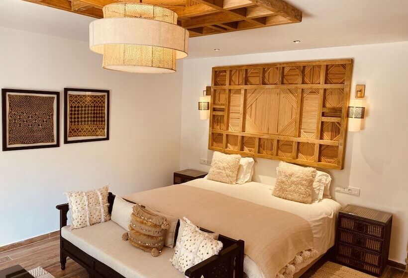 Полулюкс, Domaine De La Roseraie Resort
