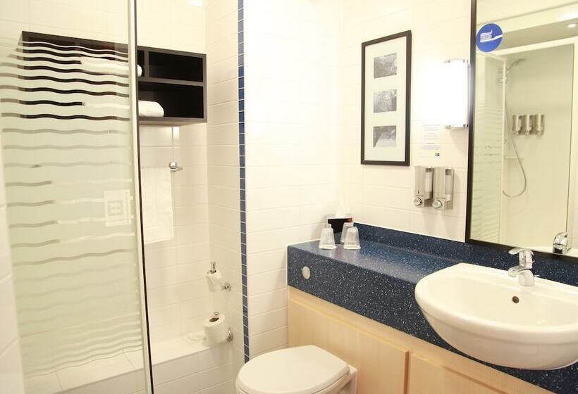 Номер Стандарт, Holiday Inn Express Braintree, An Ihg