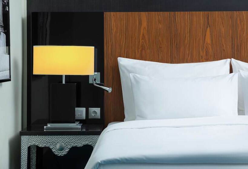 수피리어 룸 골프 전망, Radisson Blu Hotel, Abu Dhabi Yas Island