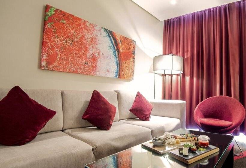 סוויטת דלוקס עם נוף, Radisson Blu Hotel, Abu Dhabi Yas Island