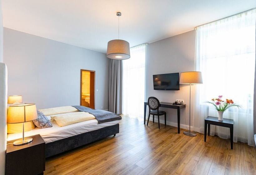 Номер Стандарт, Rheinischer Hof Bad Soden