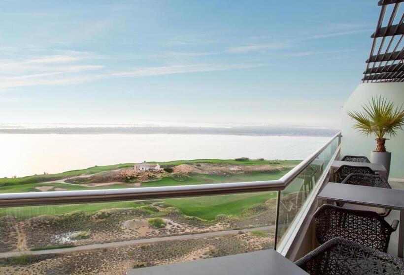 סוויטה נוף לים, Radisson Blu Hotel, Abu Dhabi Yas Island