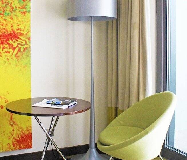 חדר סטנדרט נוף למגרש גולף, Radisson Blu Hotel, Abu Dhabi Yas Island