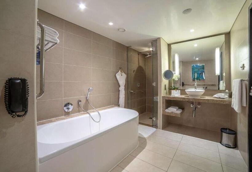 סוויטה נוף לים, Radisson Blu Hotel, Abu Dhabi Yas Island