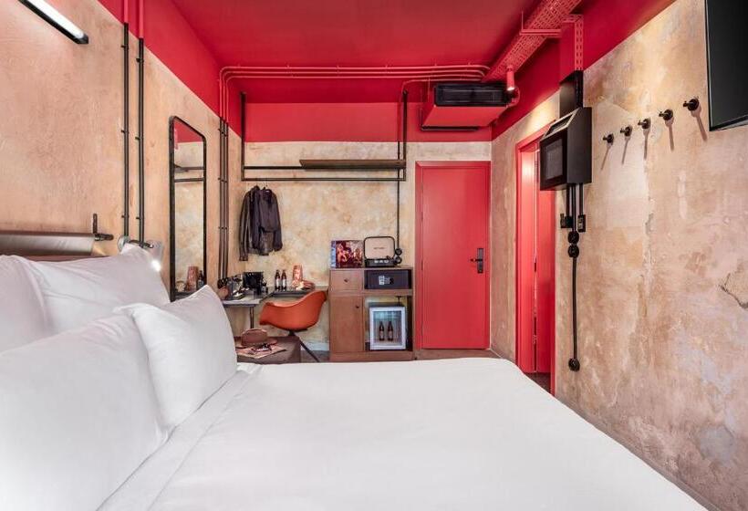 Номер Стандарт с Балконом, Dave Red Athens, A Member Of Brown Hotels
