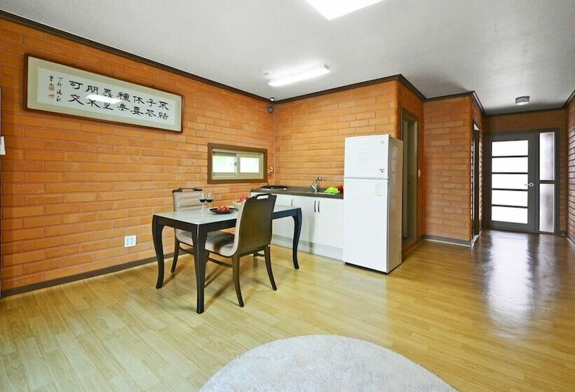 Апартаменты Basic 1 Спальня, Yeosu Hwangto Pension